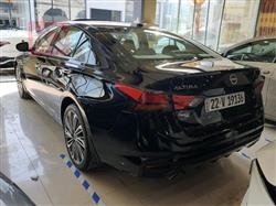 نيسان ألتيما